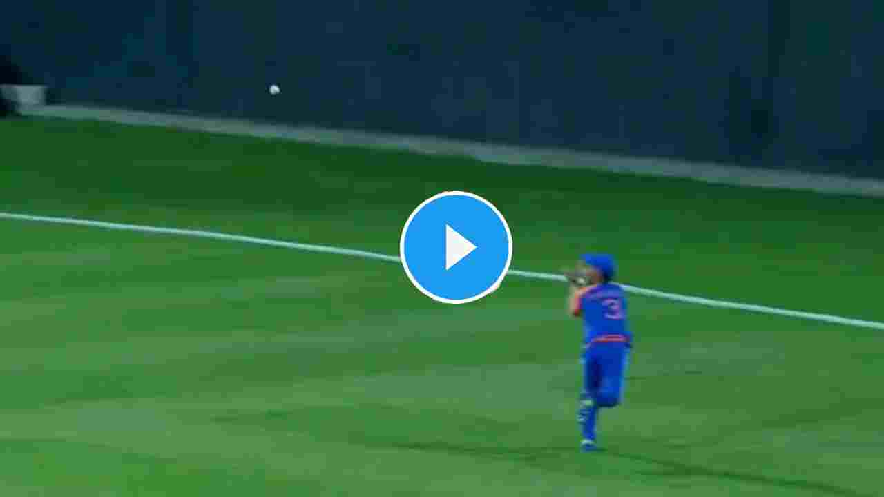Ayush Badoni takes a stunning flying catch