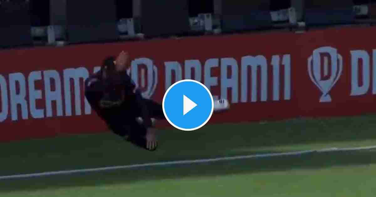 Watch Video:Witness Troy Johnson's Stunning Rebound Catch Leading to Will Young's Departure in Super Smash T20