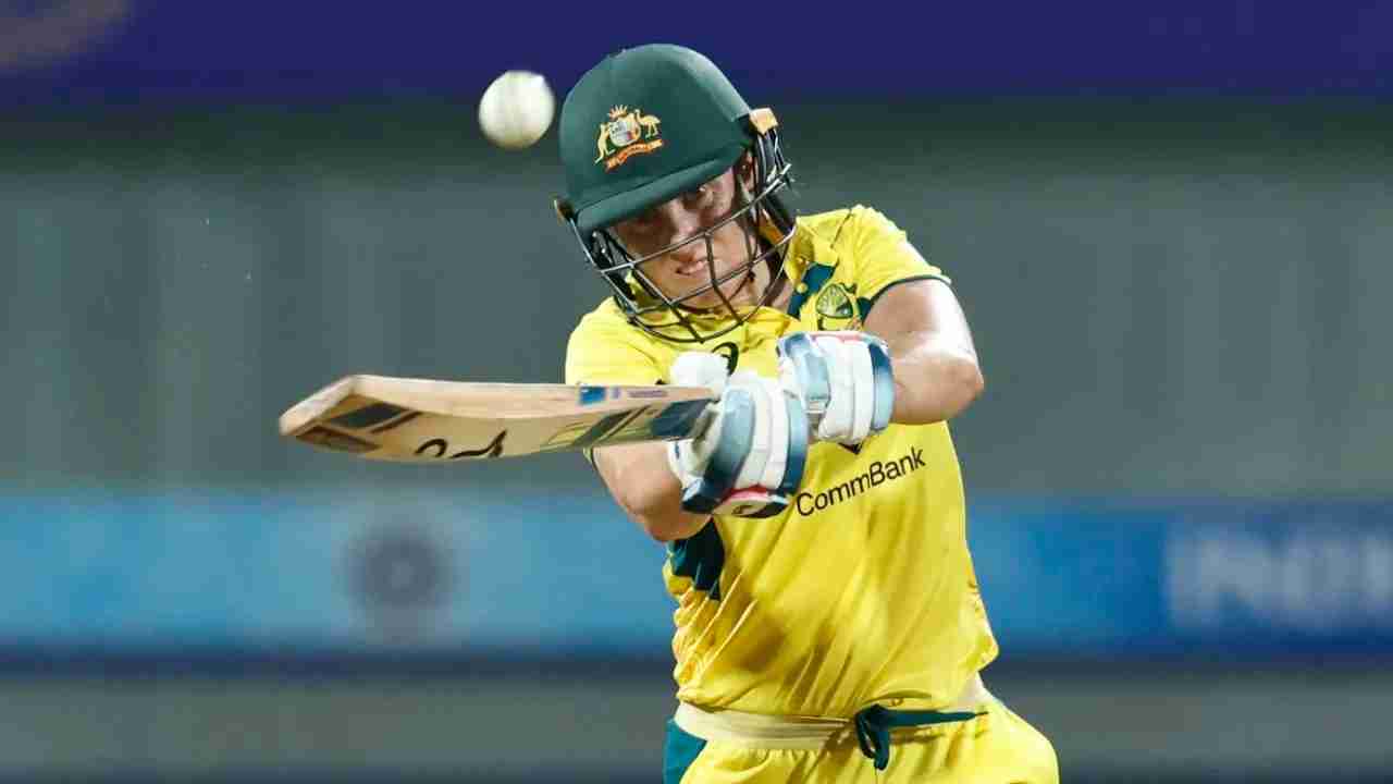 Beth Mooney replaces an injured Alyssa Healy to keep wickets against New Zealand series