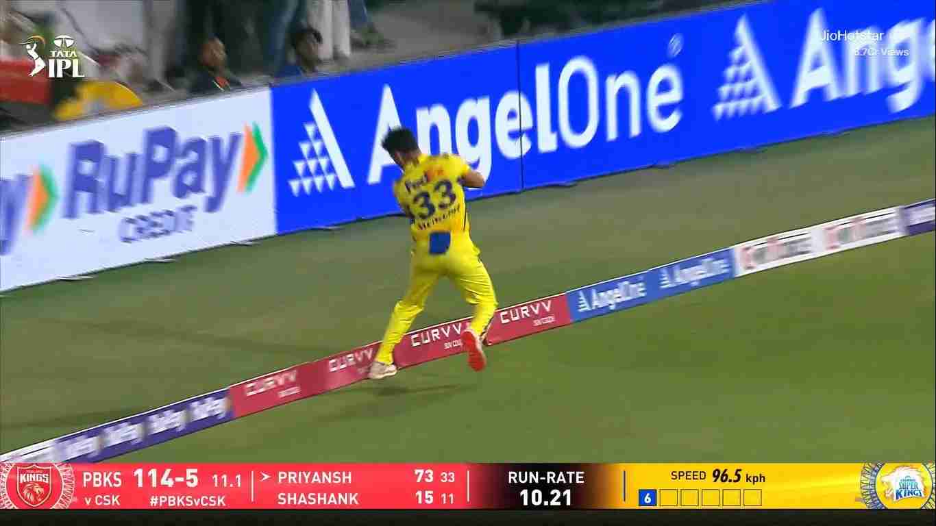 CSK vs PBKS: Mukesh Choudhary Steps on Rope, Priyansh Arya Gets Six in IPL 2025