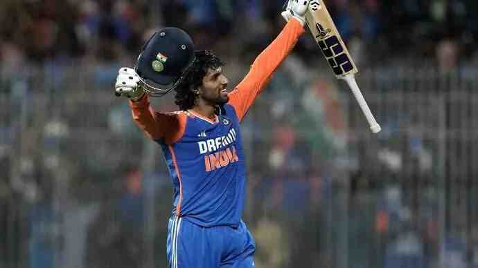 Vijay Deverakonda celebrates Tilak Varma's successful finishing