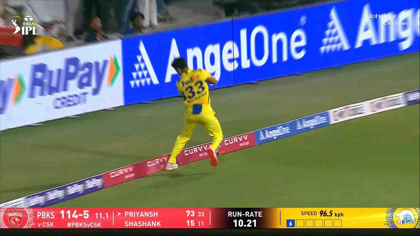 CSK vs PBKS: Mukesh Choudhary Steps on Rope, Priyansh Arya Gets Six in IPL 2025