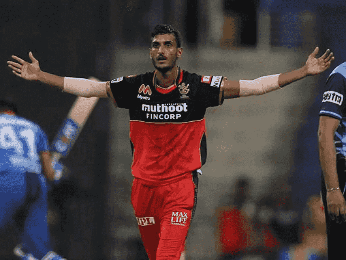 Shahbaz Ahmed Mocks SRH with Controversial Instagram Biography for the Team