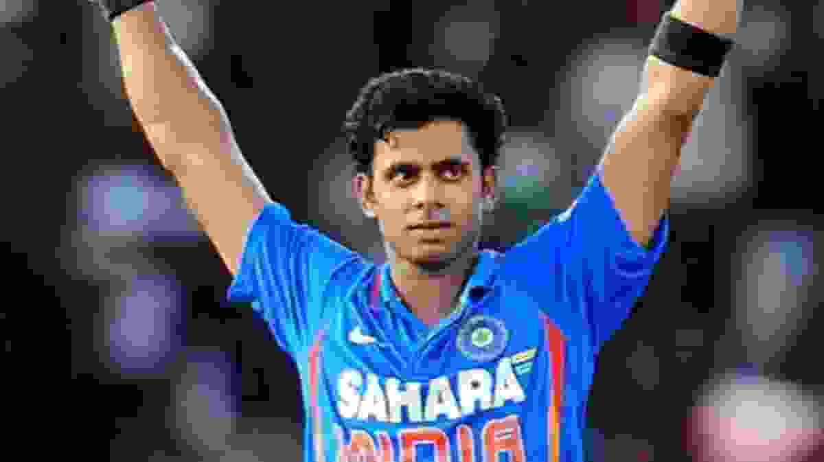Top 5 players who passed in Ranji Trophy but failed in International Cricket