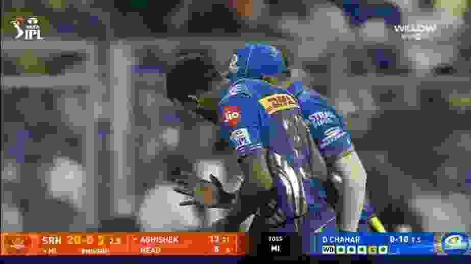Karn Sharma got hurt while trying to catch a shot from Abhishek Sharma in the MI vs SRH IPL 2025 match.