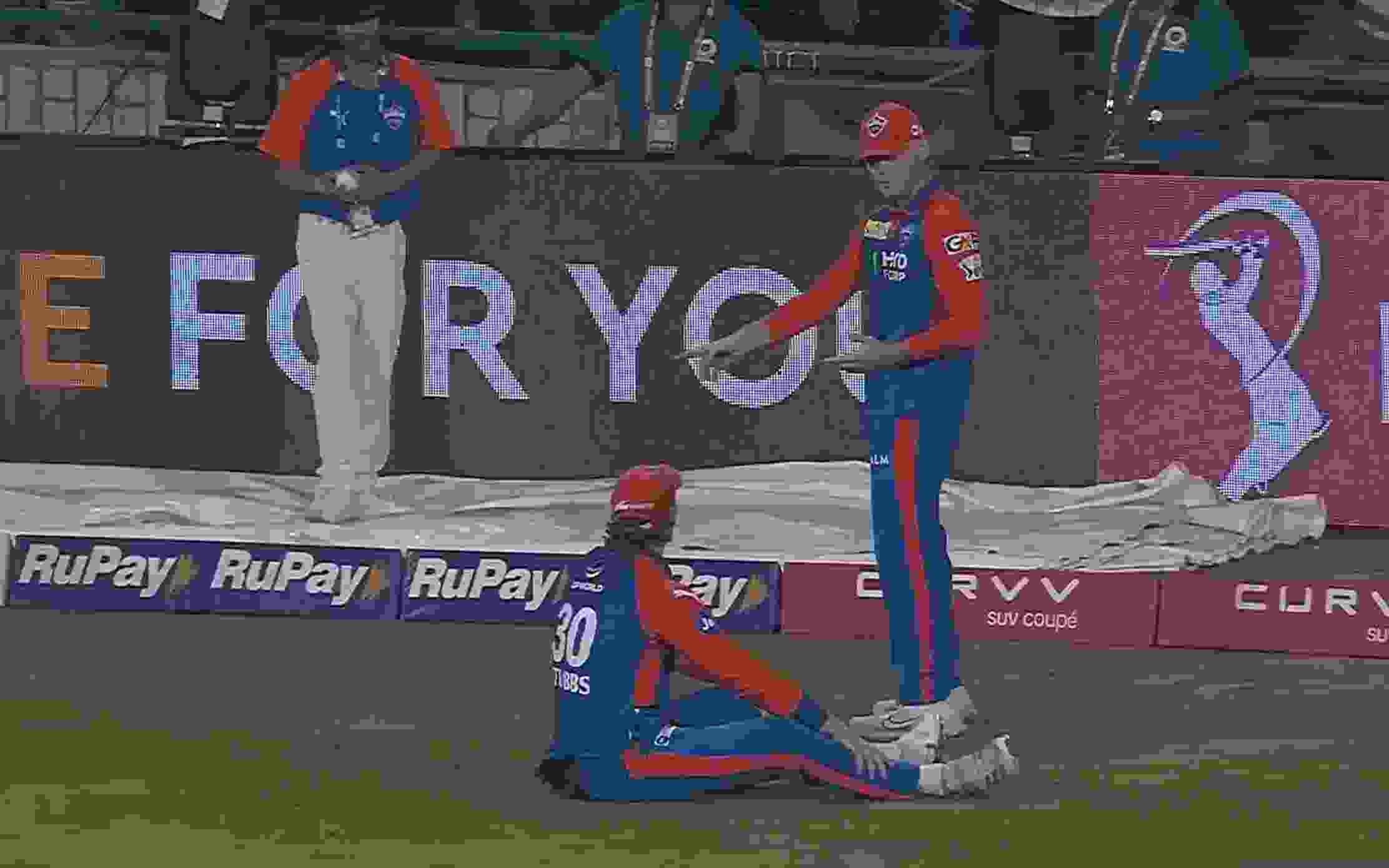 DC’s Tristan Stubbs drops Tilak Varma’s catch after a fielding mix-up with Jake Fraser-McGurk