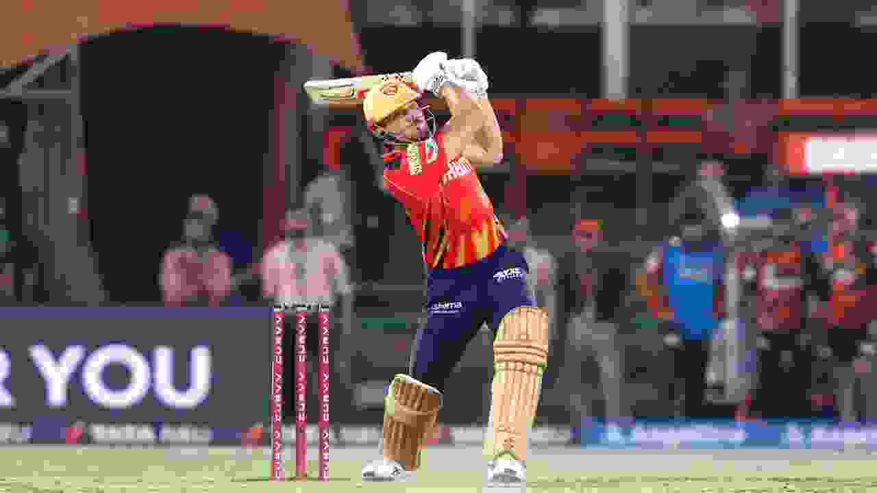 Marcus Stoinis vs Md Shami.webp