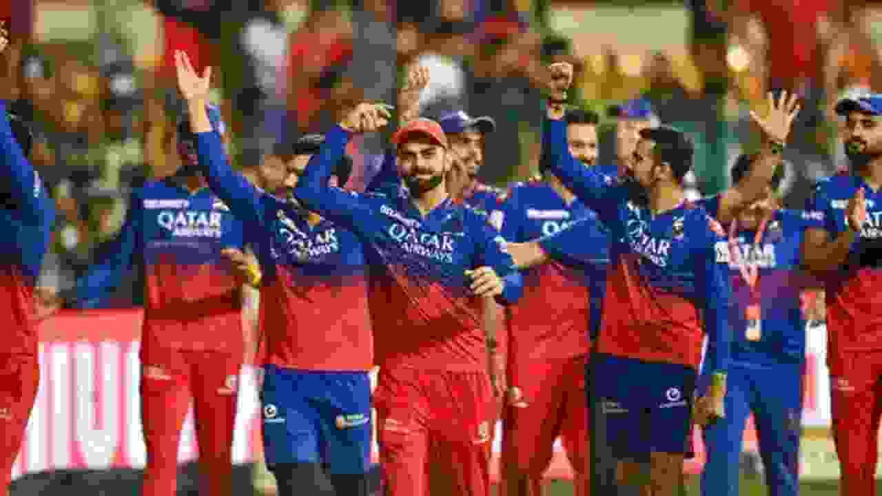 Top teams with best powerplay bowling performances in IPL 2025