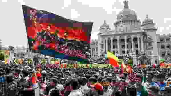 Massive crowd gather at Vidhana Soudha for RCB