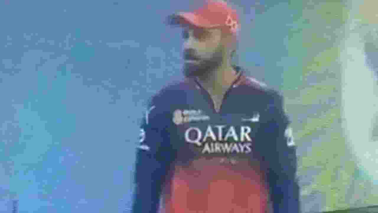 Virat Kohli dancing (1).webp