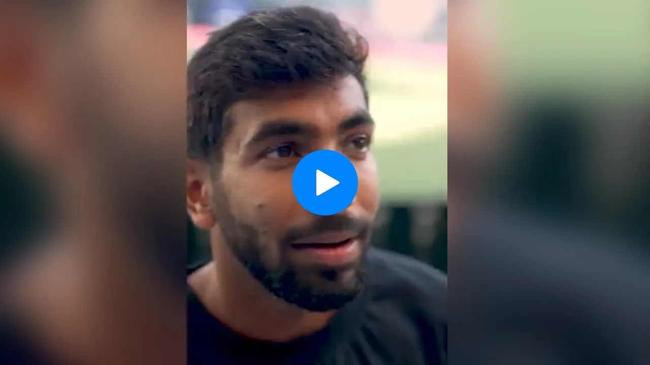  Jasprit Bumrah support women's team of India 