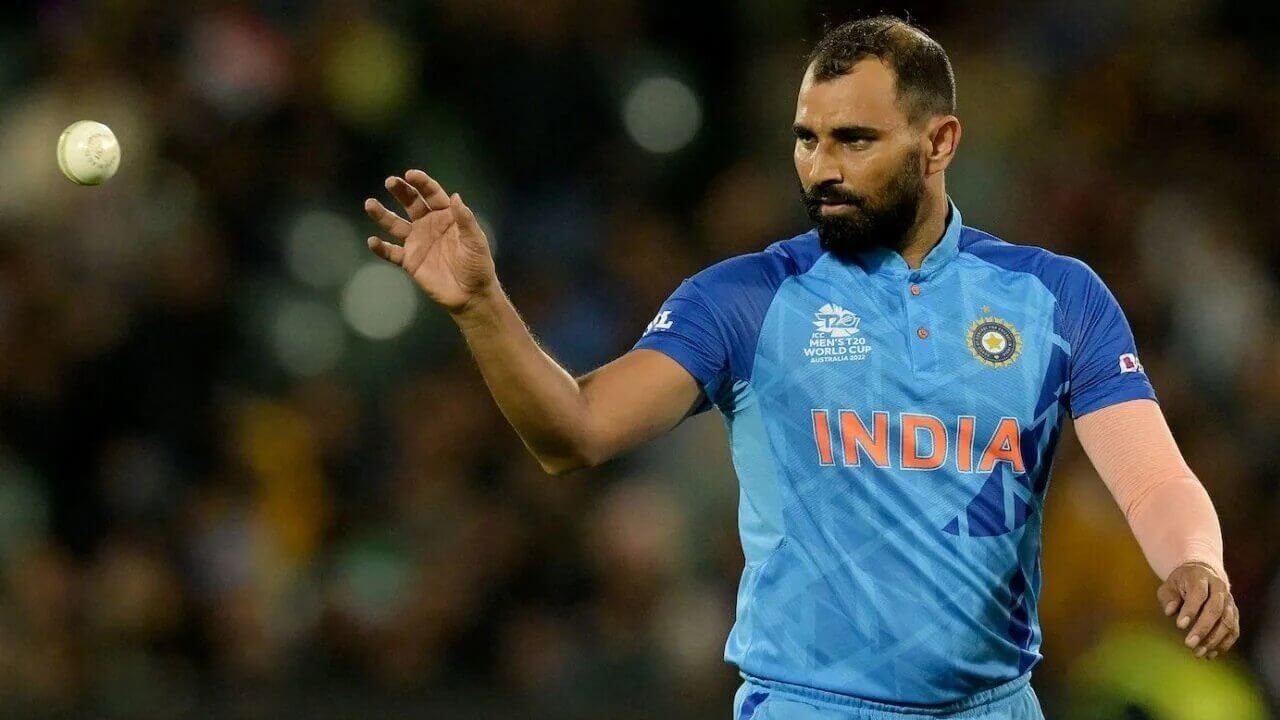 IND vs AUS, 1st ODI: Mohammed Shami Sends Cameron Green's Stump Rattling With Brilliant Delivery, WATCH