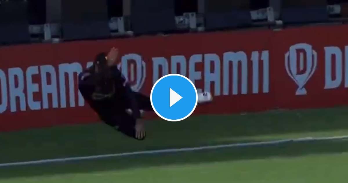 Watch Video:Witness Troy Johnson's Stunning Rebound Catch Leading to Will Young's Departure in Super Smash T20