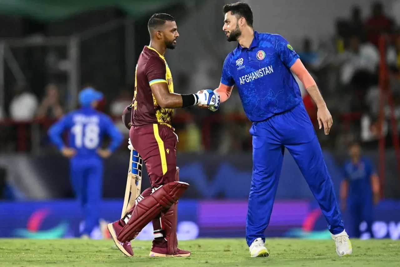 From Rivalry to Respect: Naveen Ul Haq and Virat Kohli's Heartwarming Hug