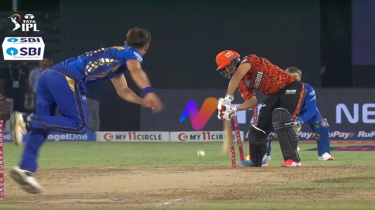 Abhinav Manohar Hit Wicket